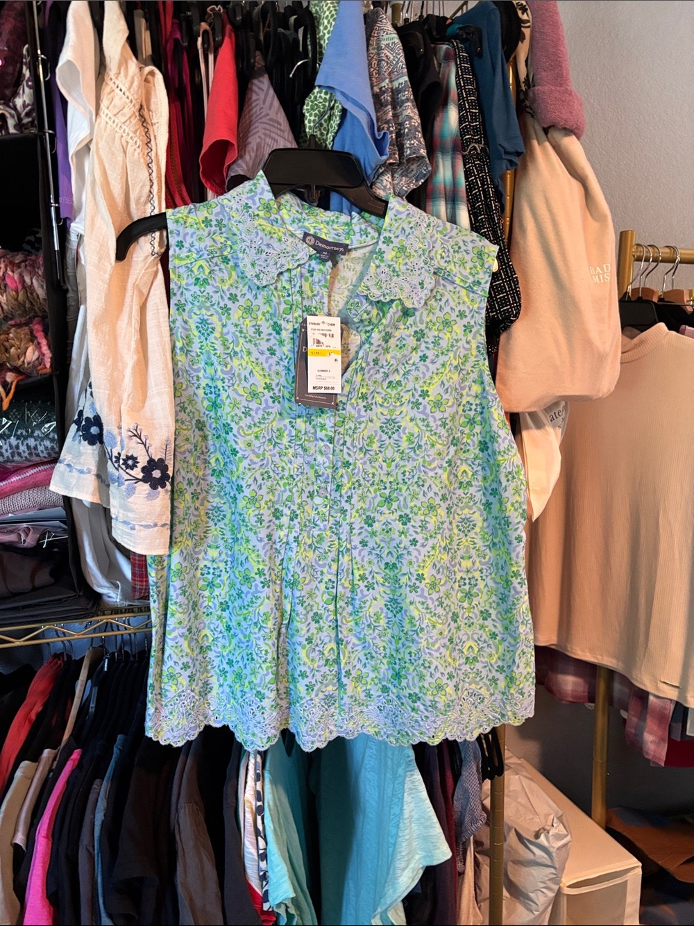 🦋3/$75🦋 Democracy NWT Floral embroidery Scallop-Trim Sleeveless top, 100% cotton - Picture 4 of 8